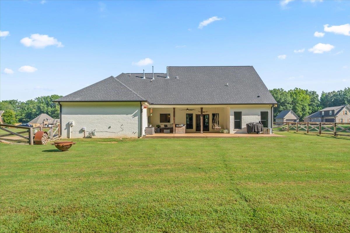 255 LONE OAK DR