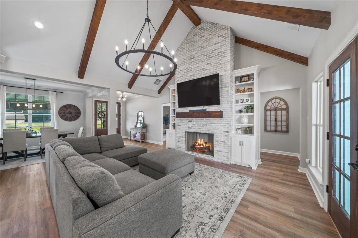 255 LONE OAK DR