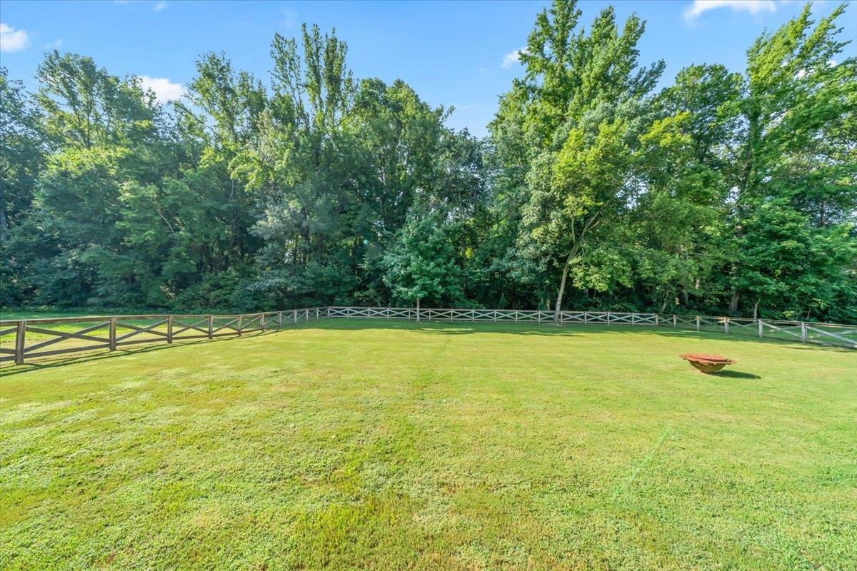 255 LONE OAK DR