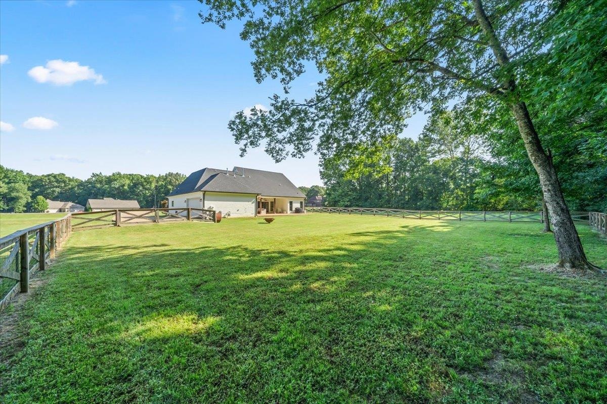 255 LONE OAK DR