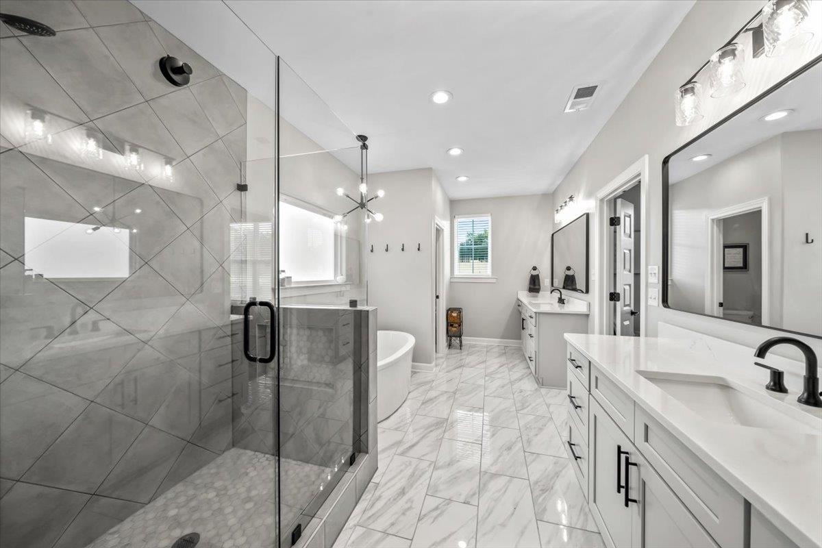 255 LONE OAK DR
