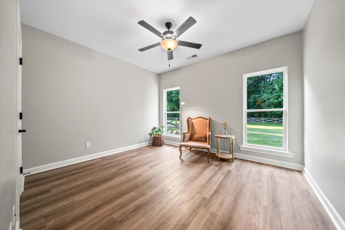 255 LONE OAK DR