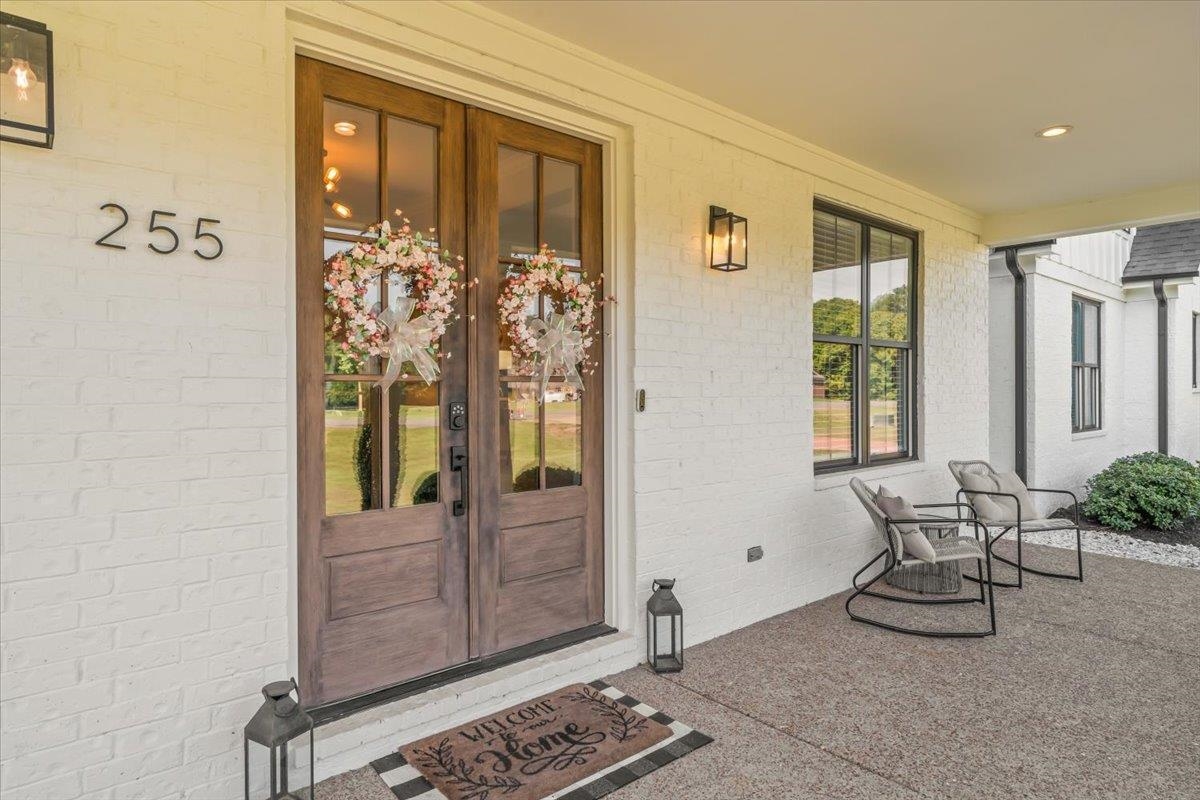 255 LONE OAK DR