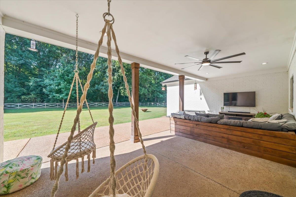 255 LONE OAK DR