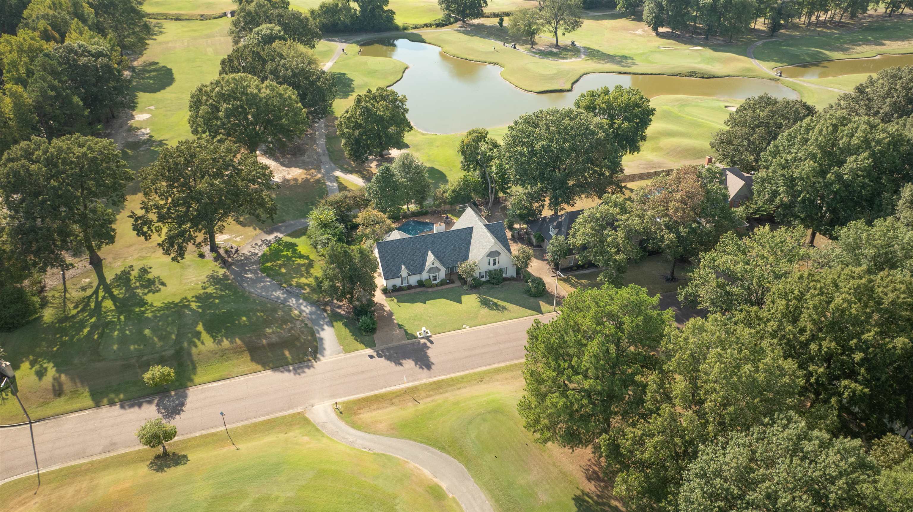 2877 W LEVEE OAKS DR