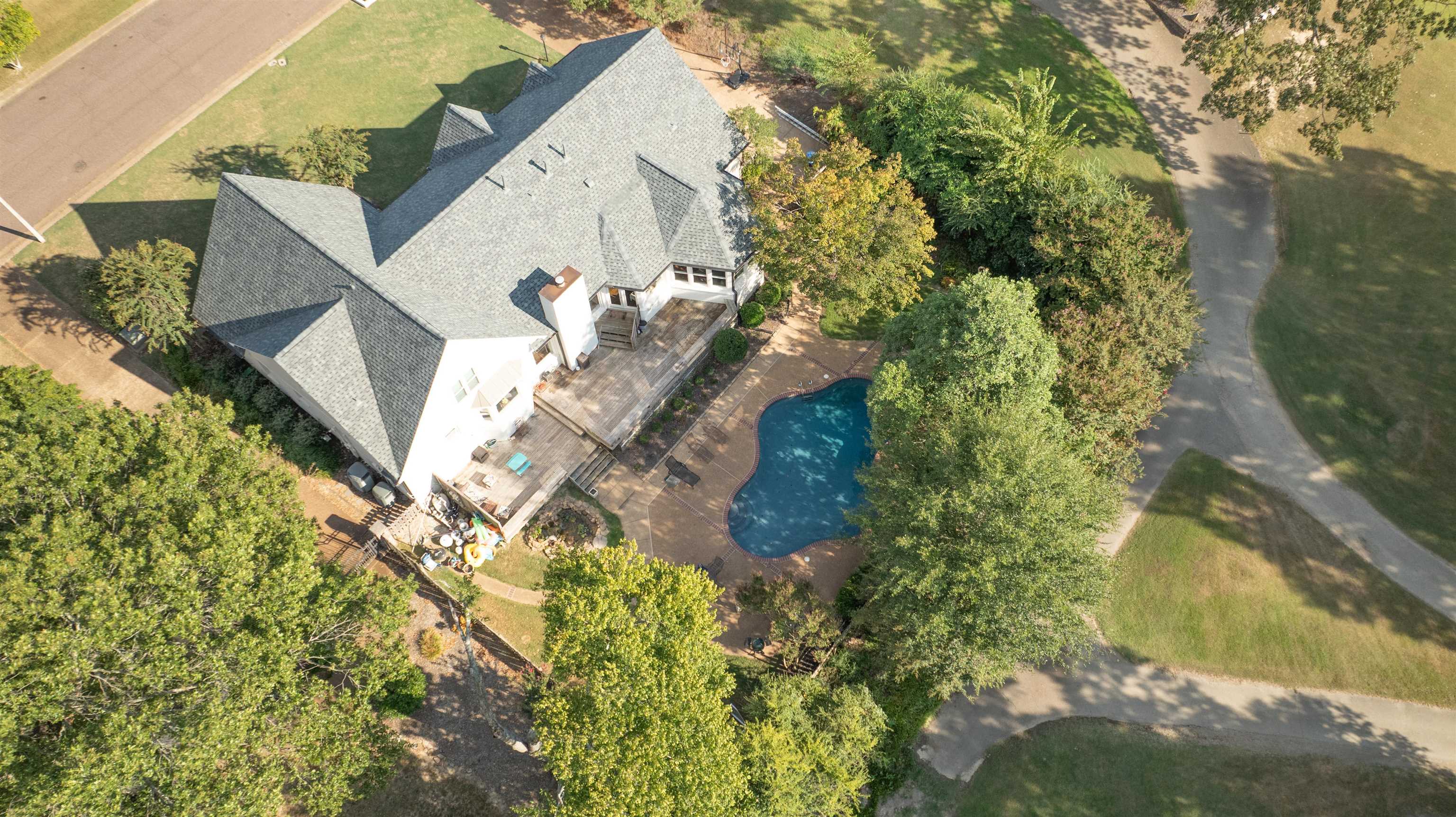 2877 W LEVEE OAKS DR