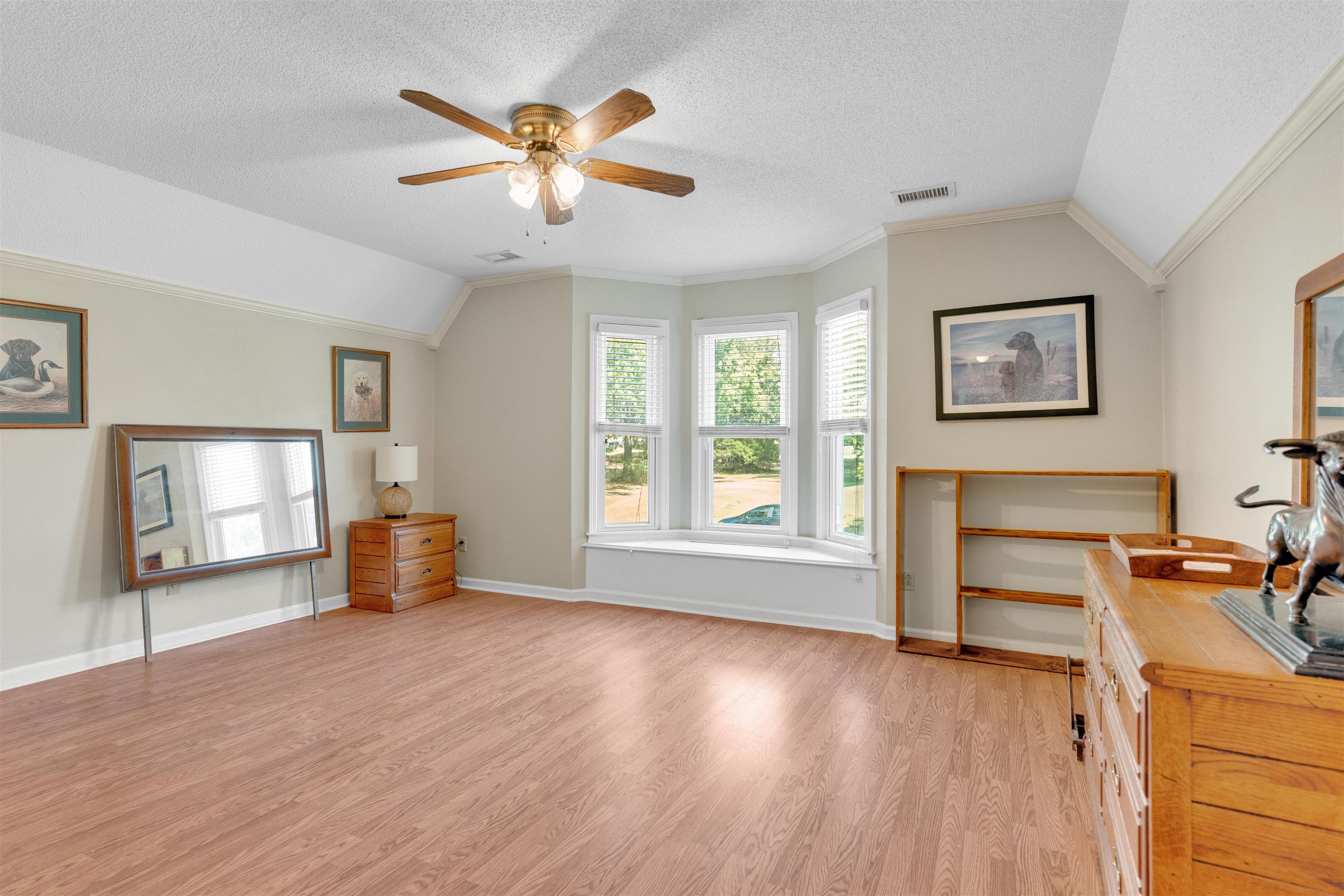 2877 W LEVEE OAKS DR