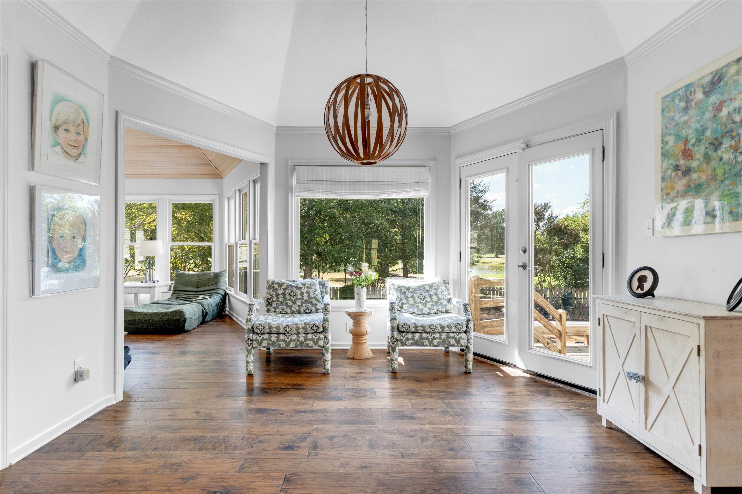 2877 W LEVEE OAKS DR