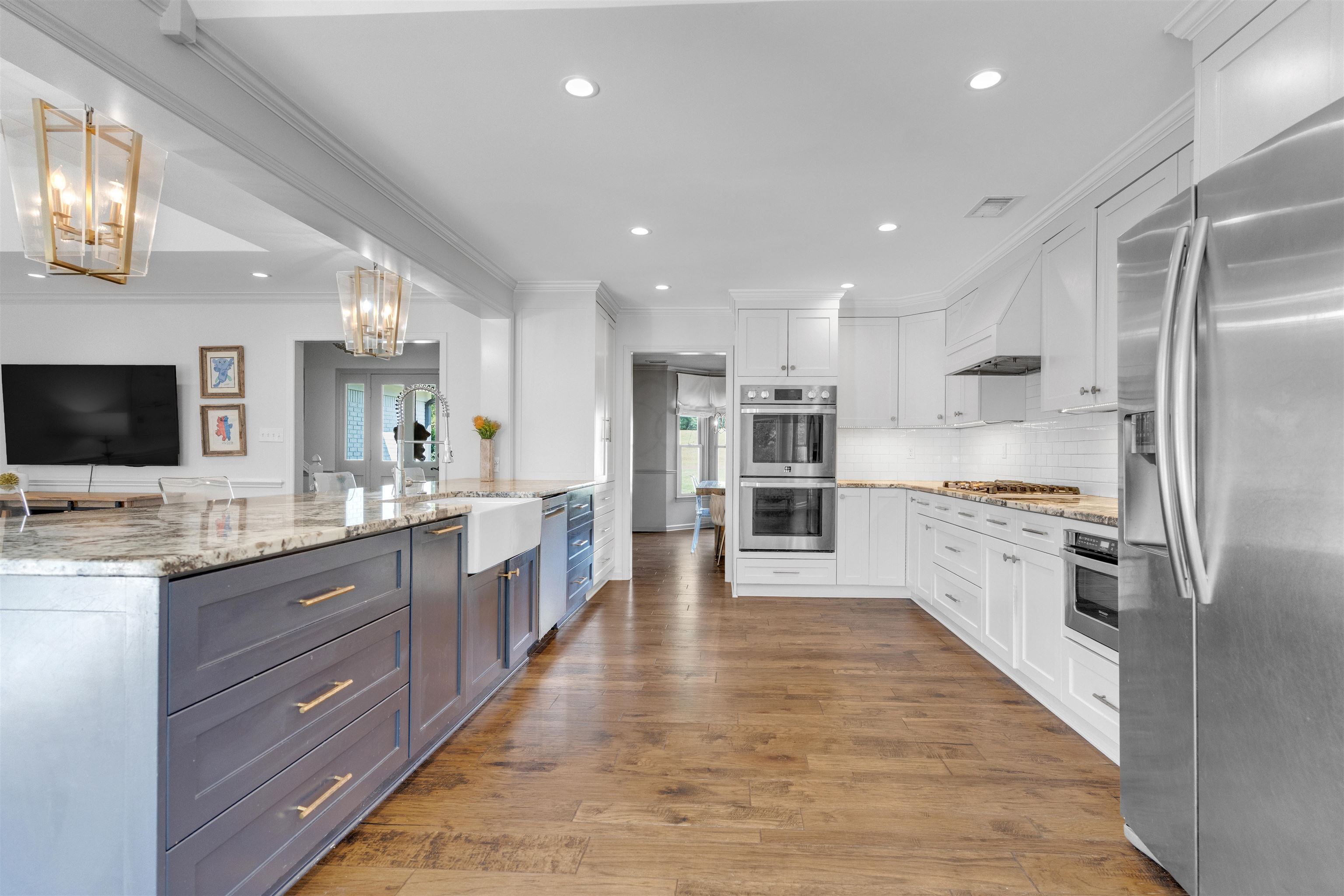 2877 W LEVEE OAKS DR