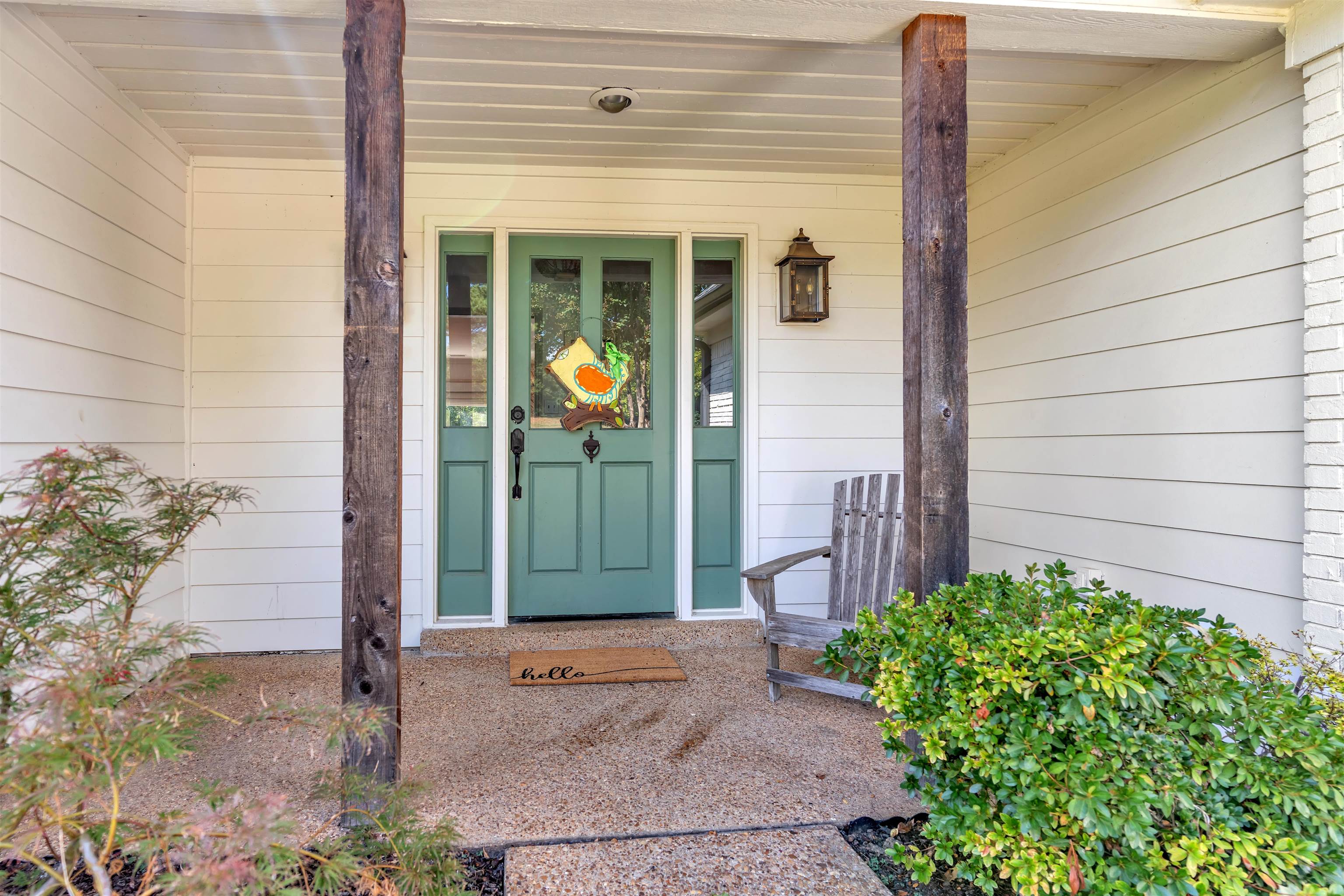 2877 W LEVEE OAKS DR