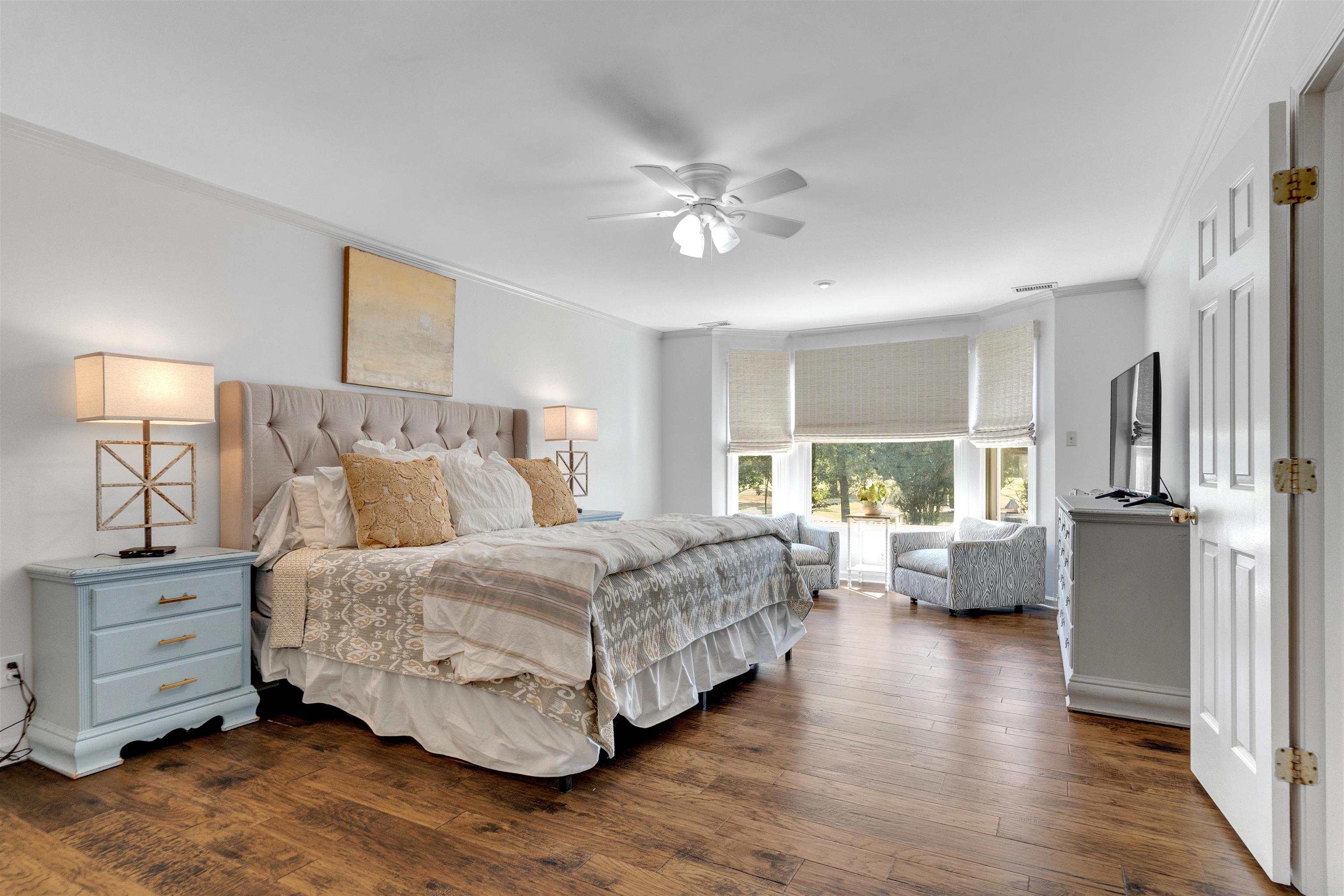 2877 W LEVEE OAKS DR