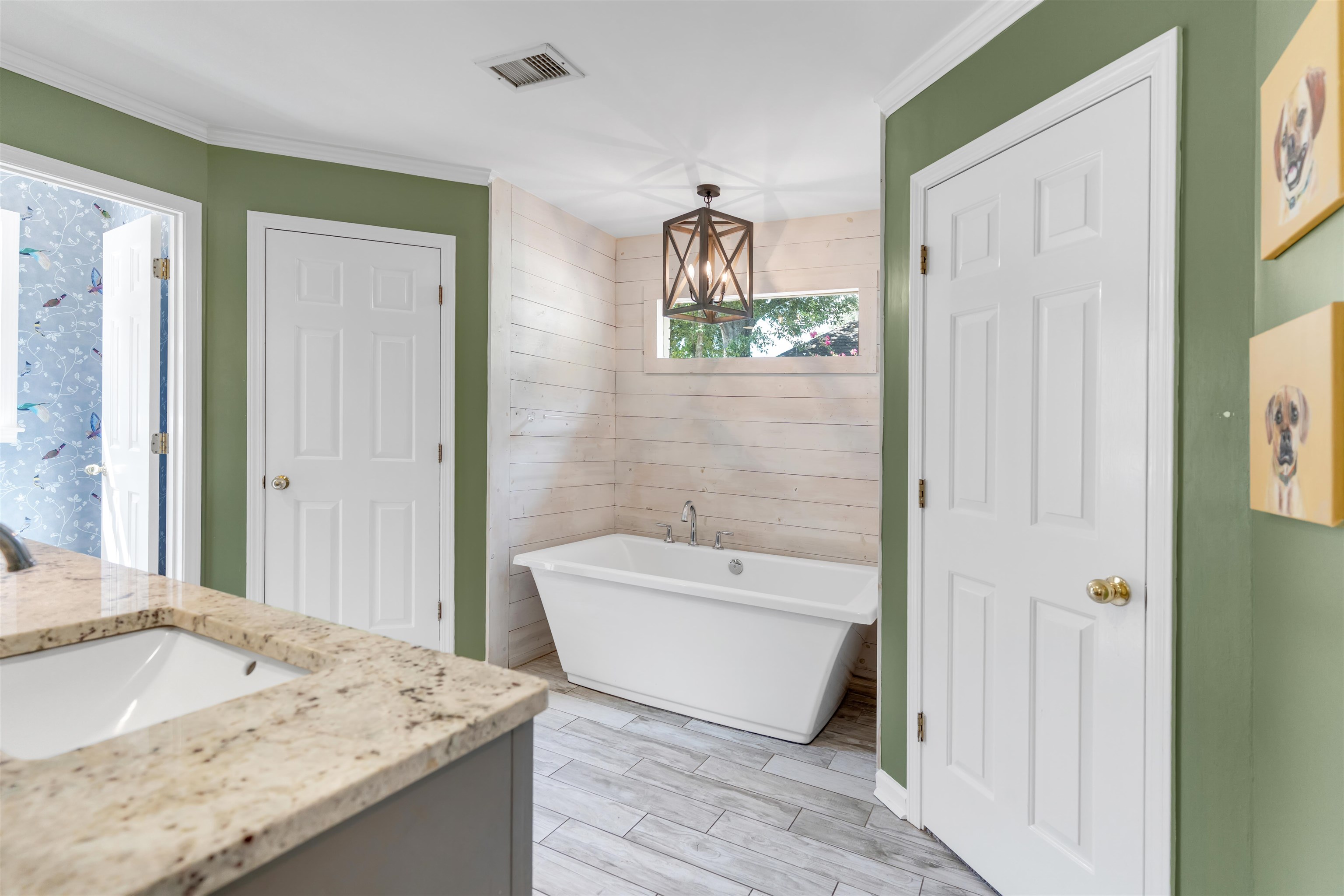 2877 W LEVEE OAKS DR