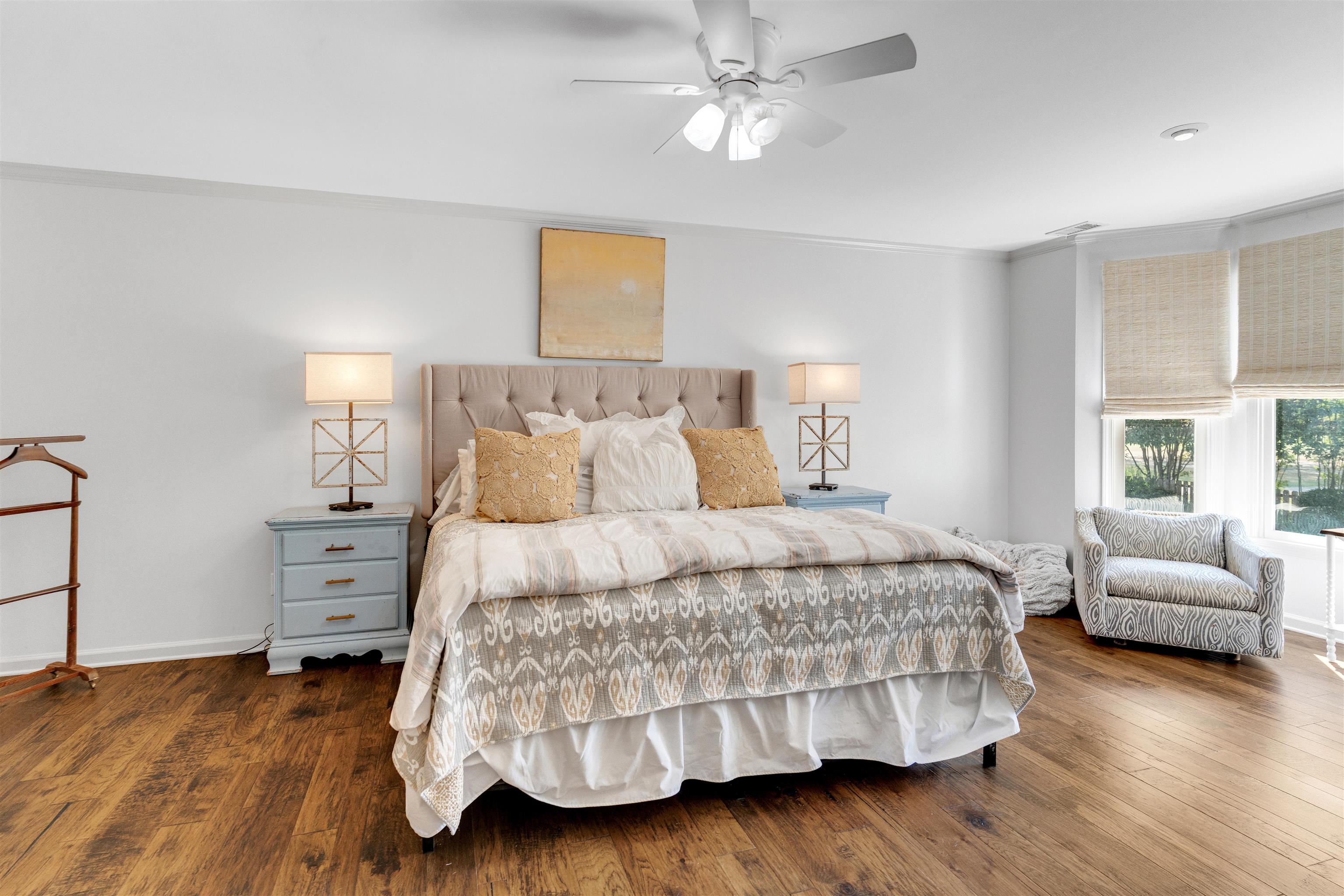 2877 W LEVEE OAKS DR