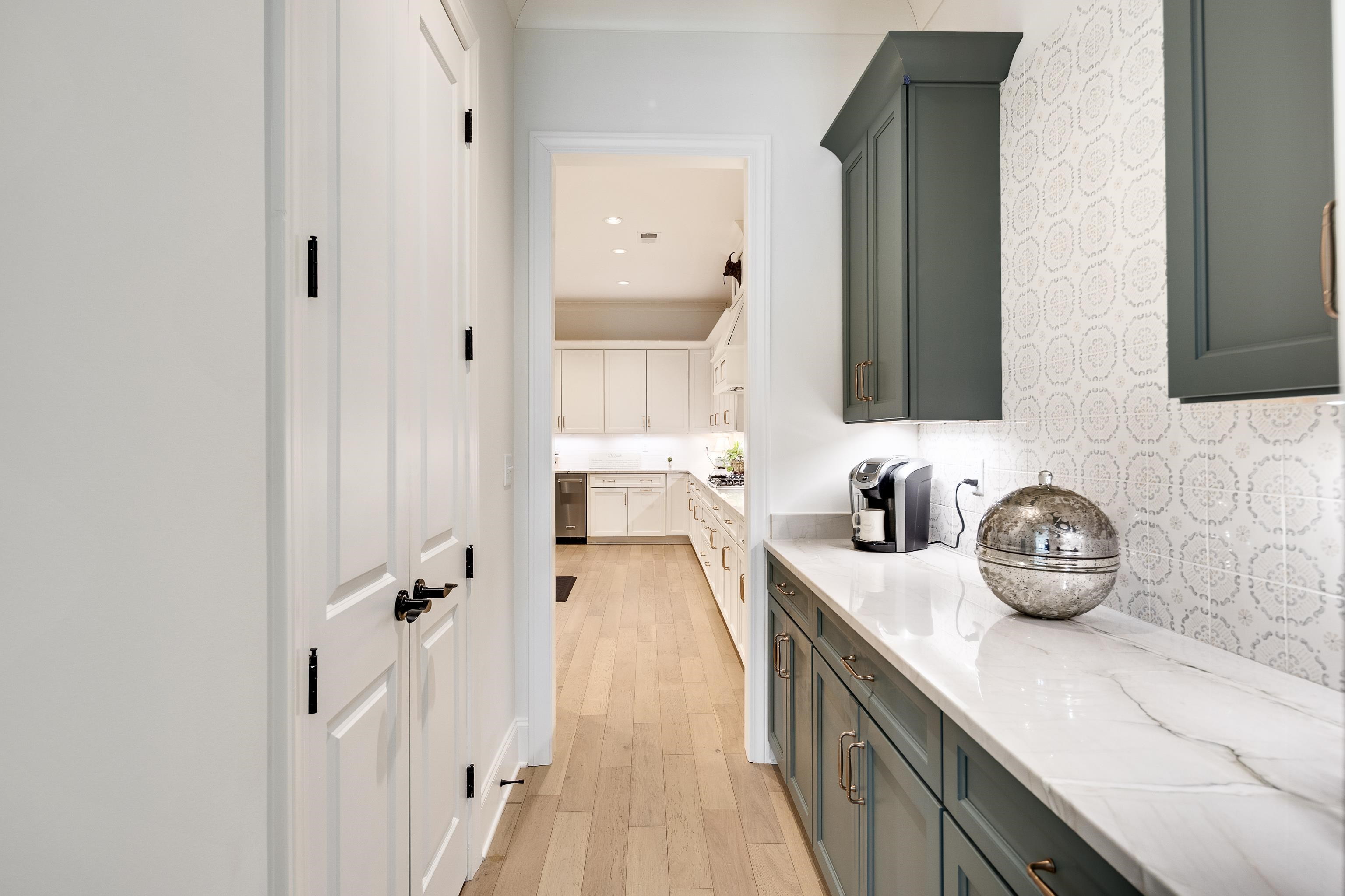 10138 CLIVEDEN CIR S