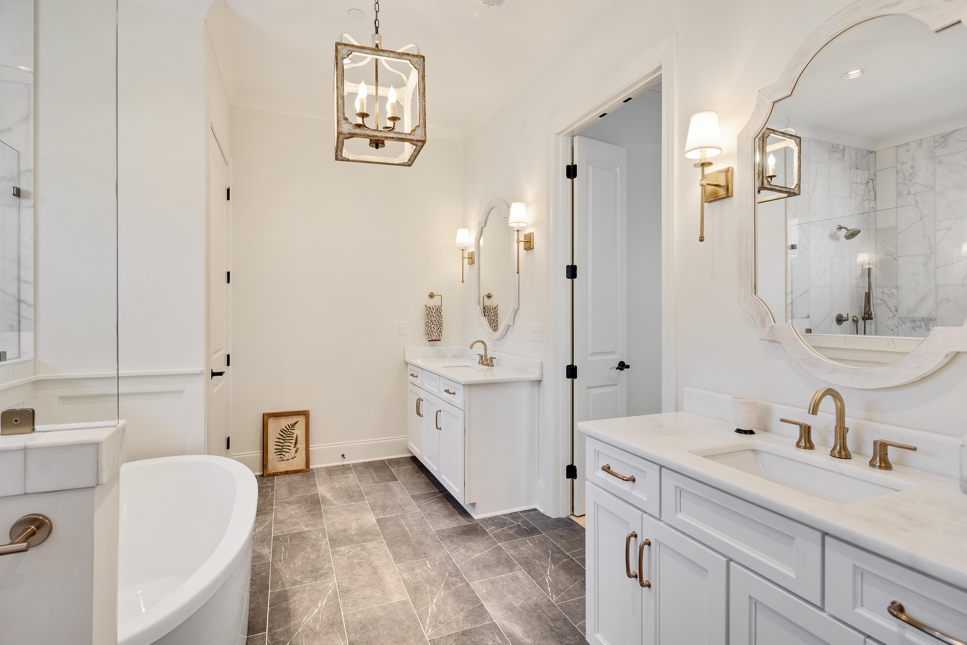 10138 CLIVEDEN CIR S