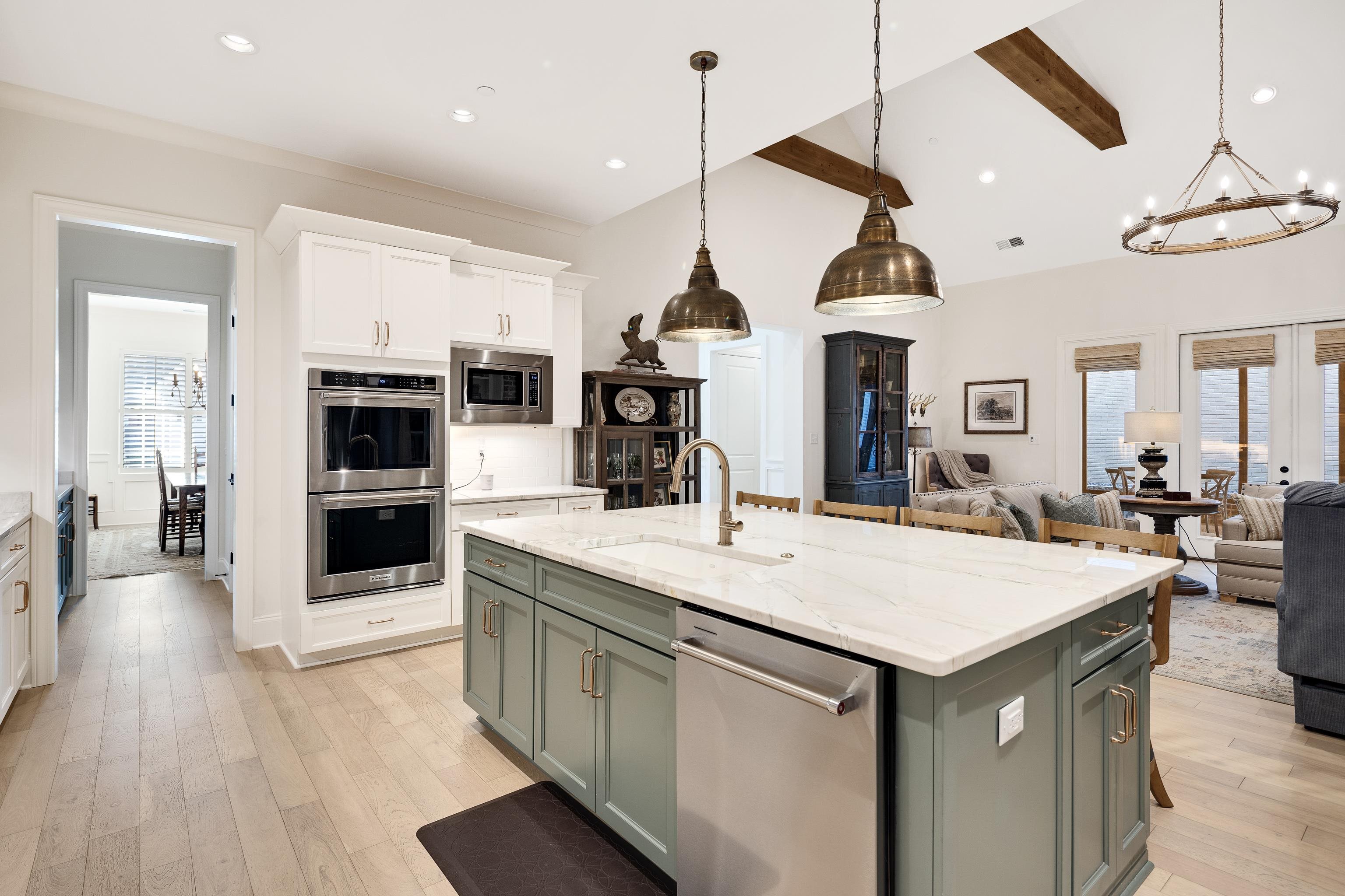 10138 CLIVEDEN CIR S