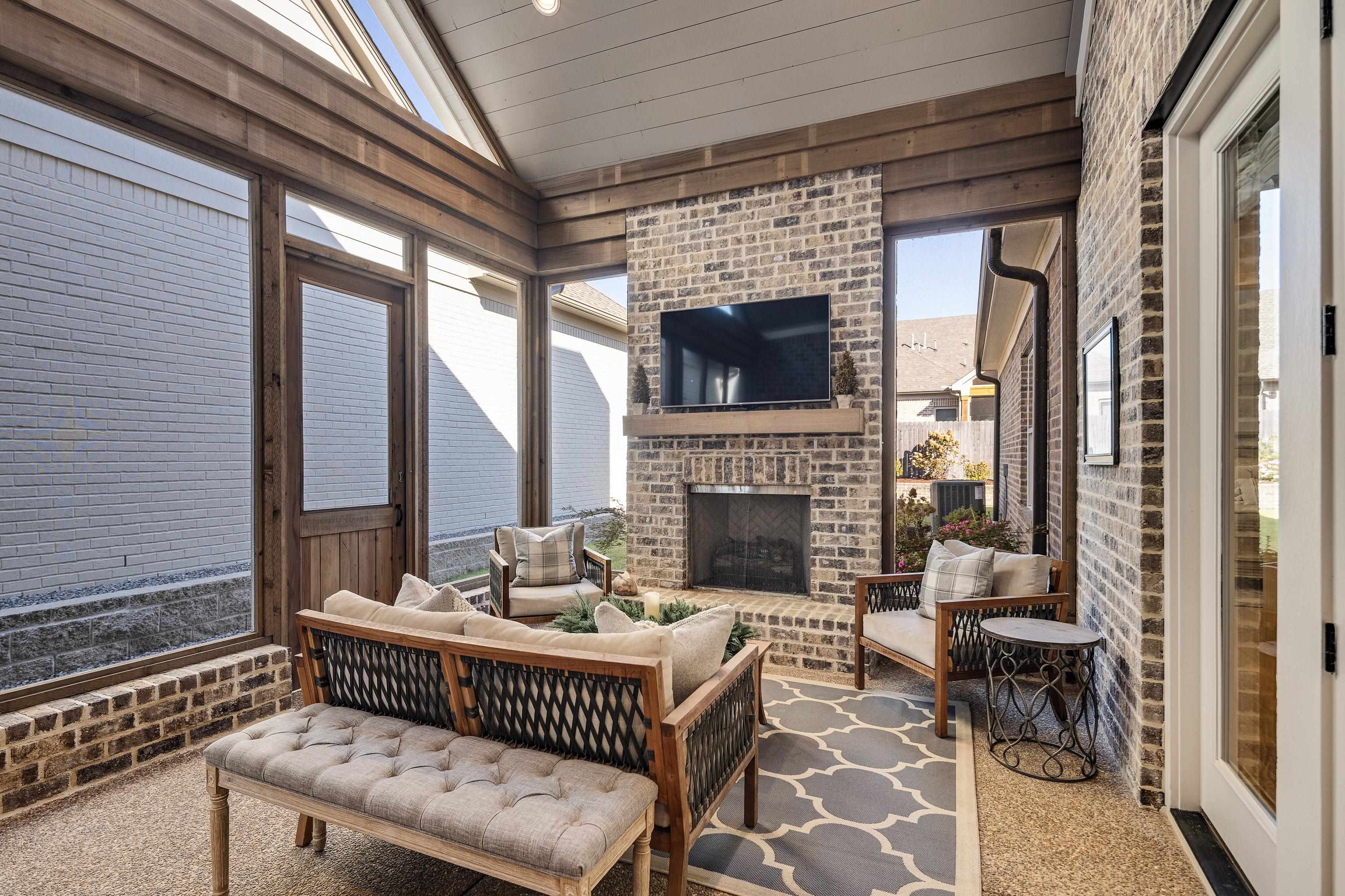 10138 CLIVEDEN CIR S