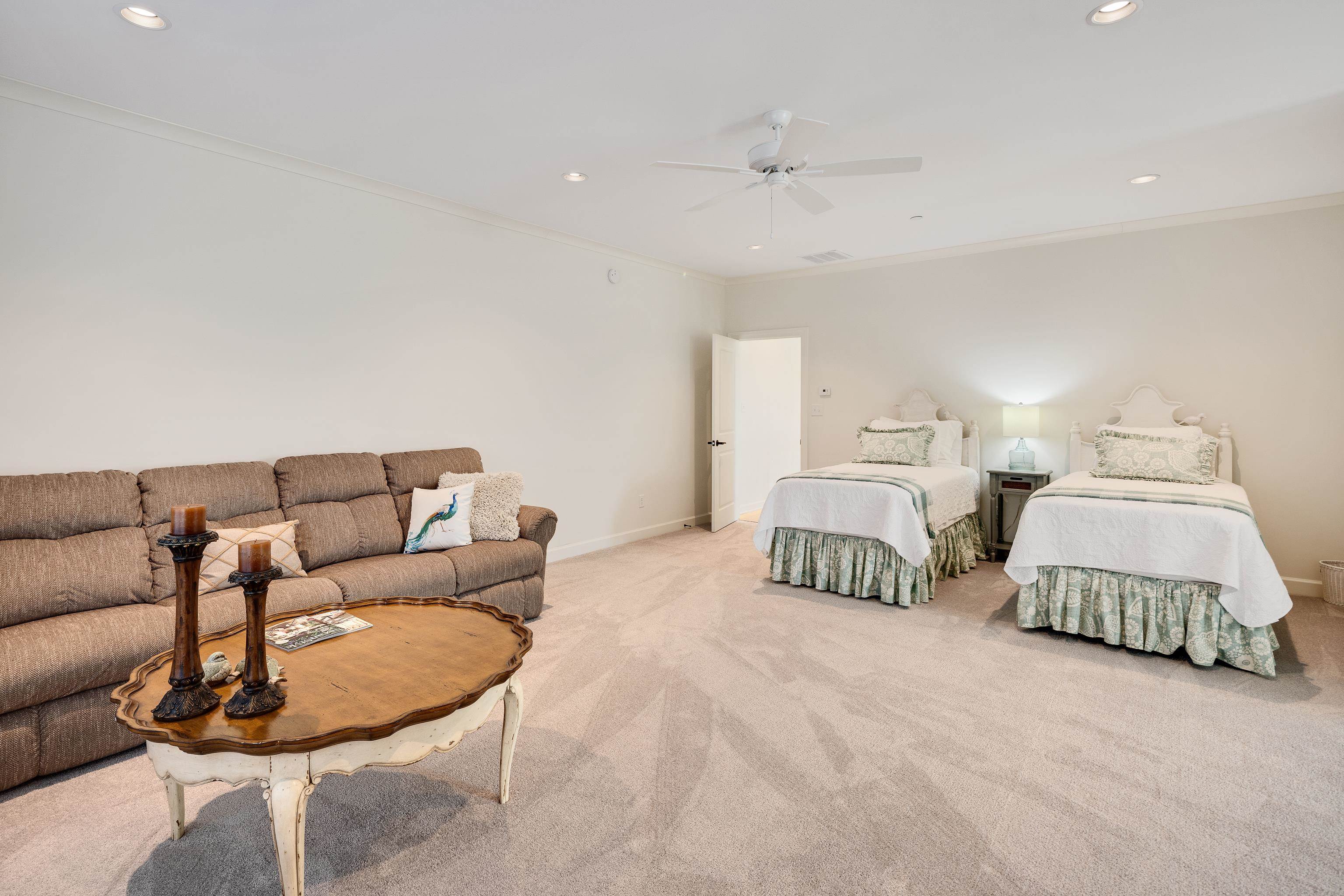 10138 CLIVEDEN CIR S