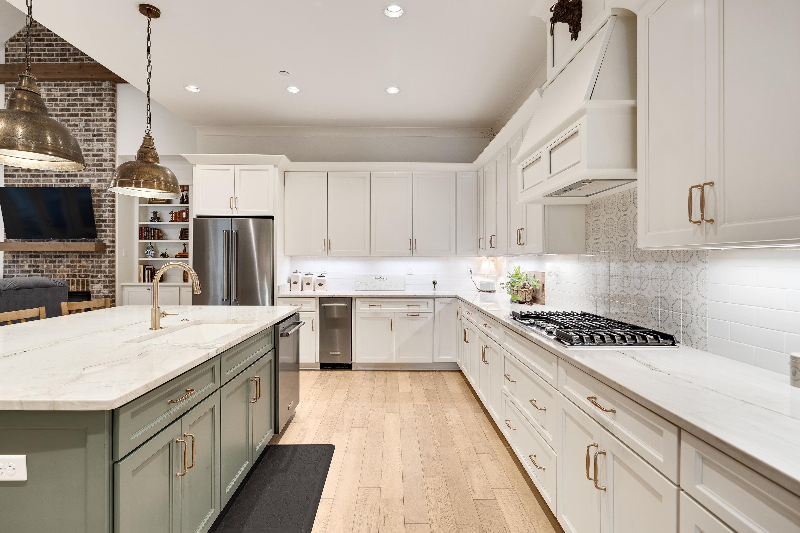 10138 CLIVEDEN CIR S