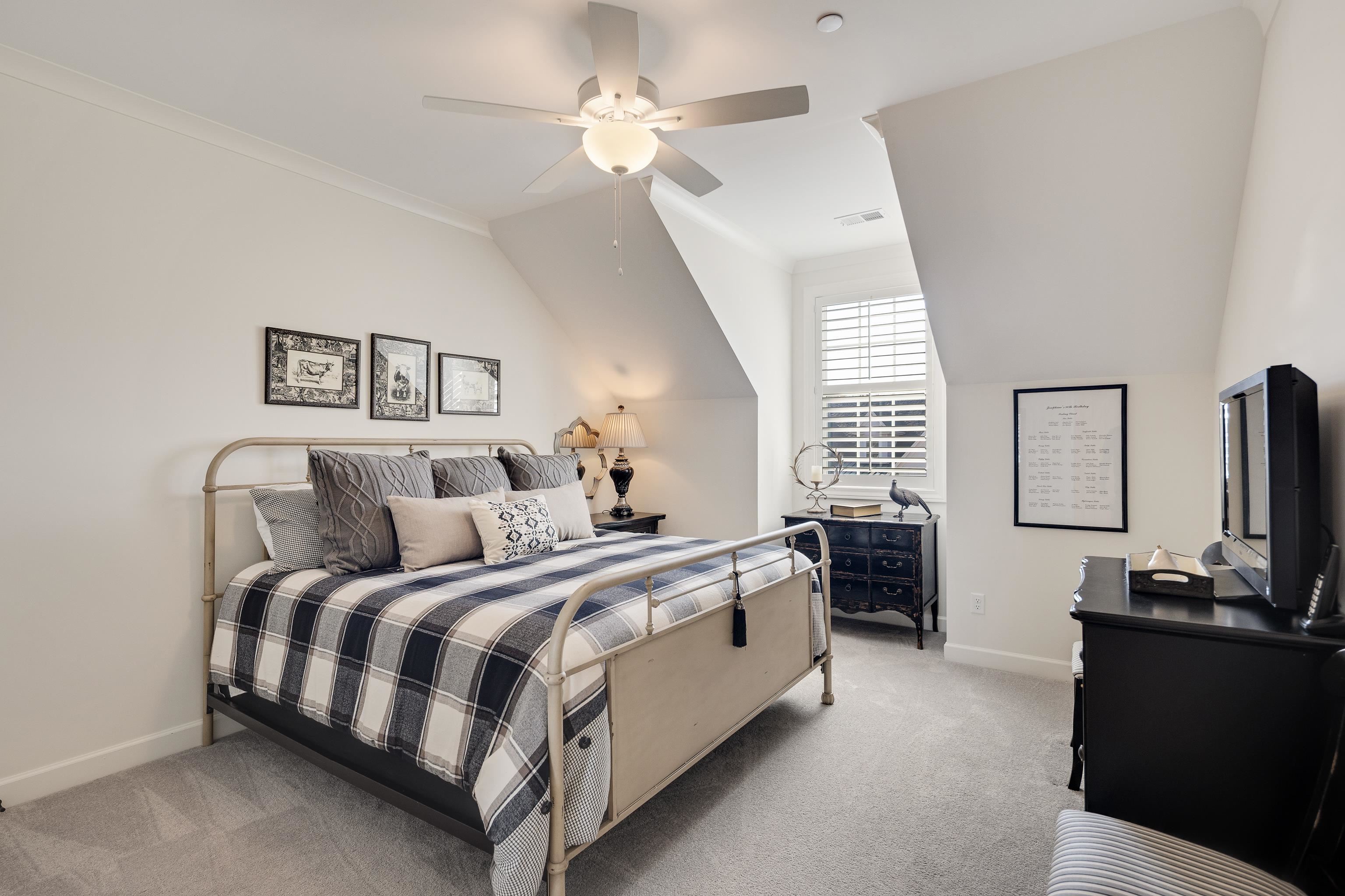 10138 CLIVEDEN CIR S