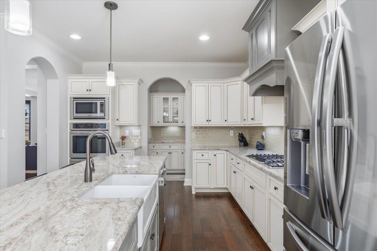 405 SAUNDERS CREEK CIR