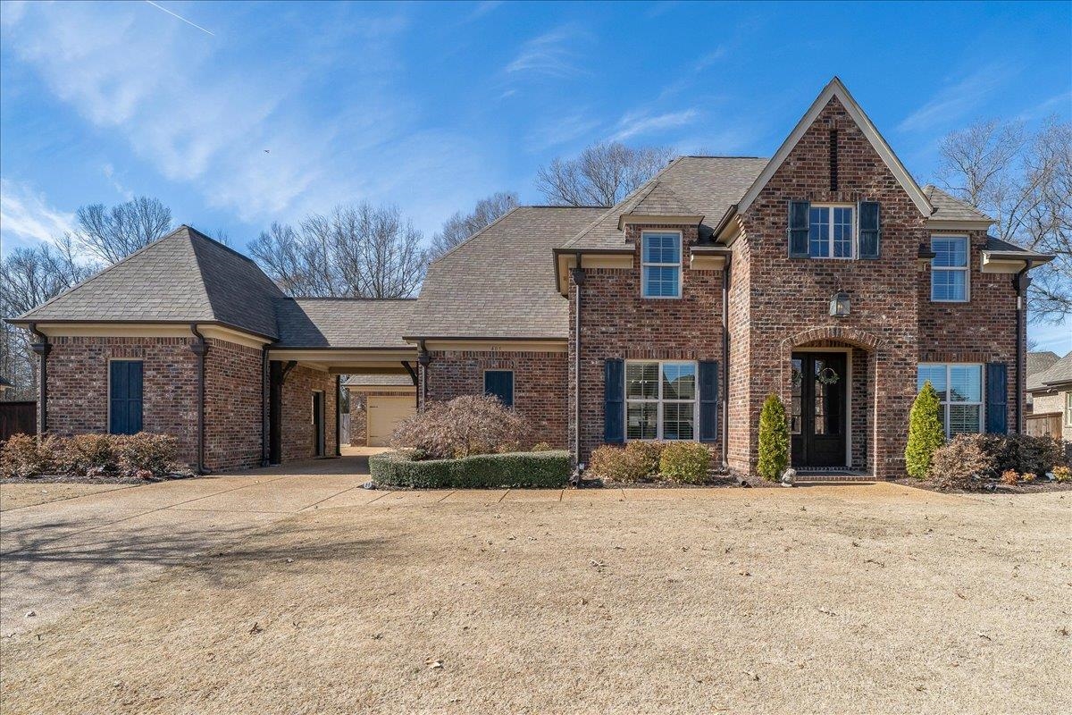405 SAUNDERS CREEK CIR