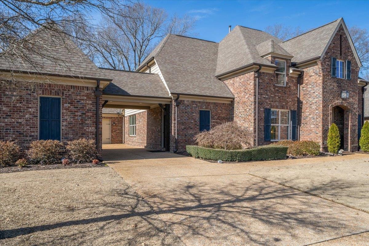 405 SAUNDERS CREEK CIR