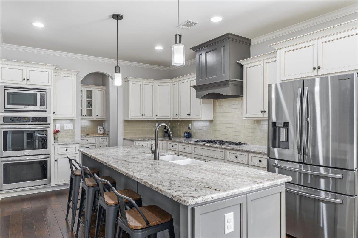 405 SAUNDERS CREEK CIR