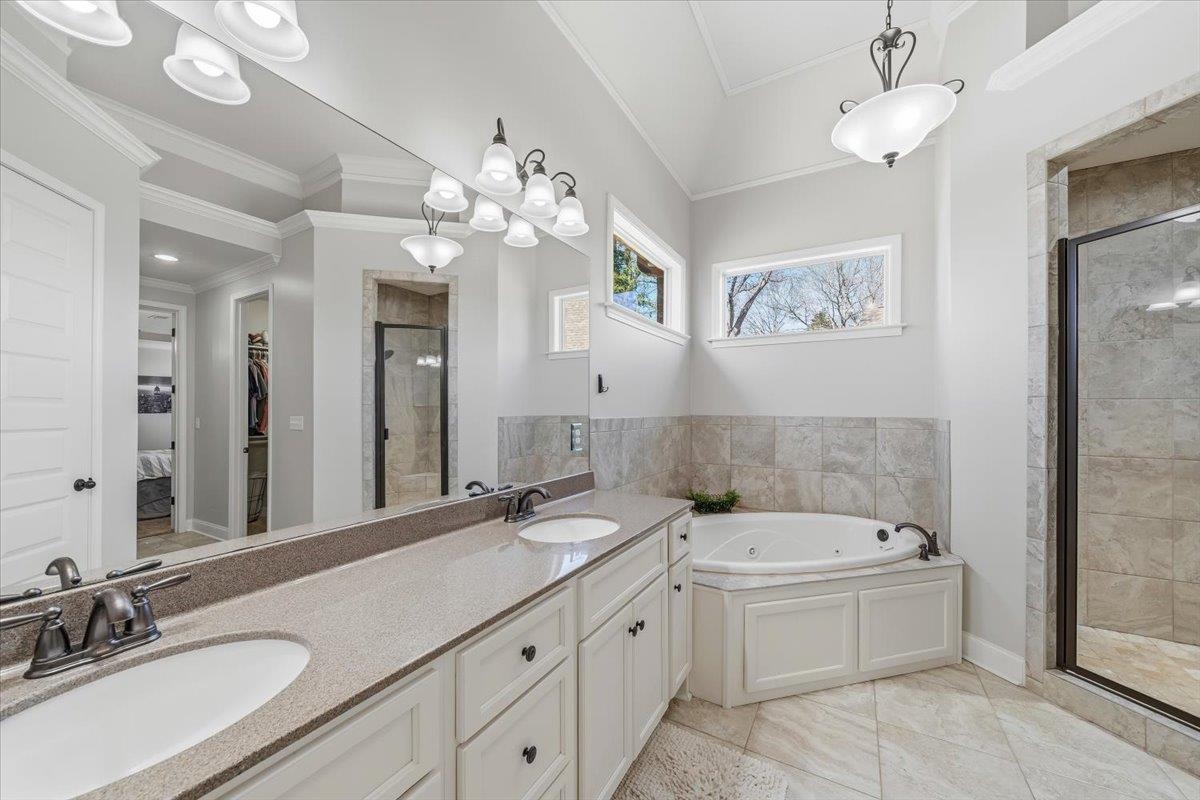 405 SAUNDERS CREEK CIR