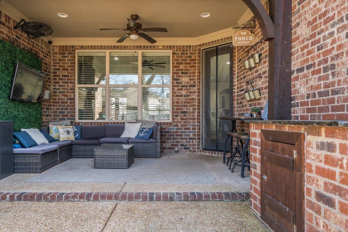 405 SAUNDERS CREEK CIR