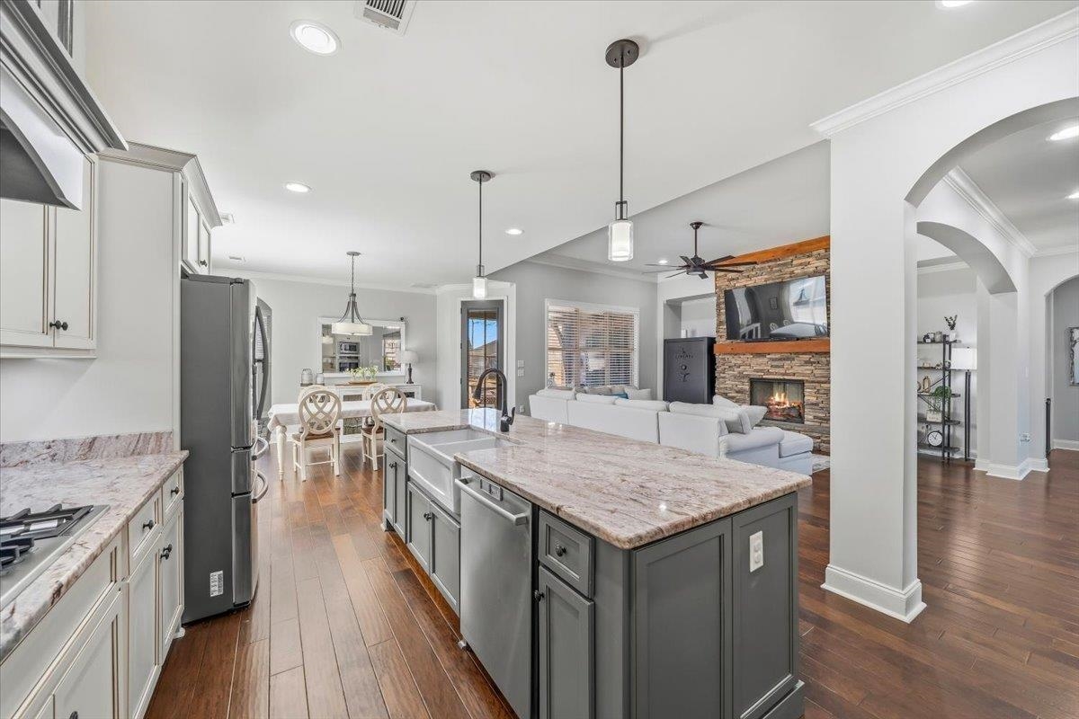 405 SAUNDERS CREEK CIR