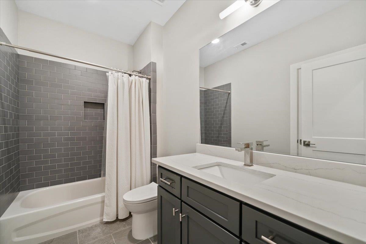 409 SHAMBALA DR