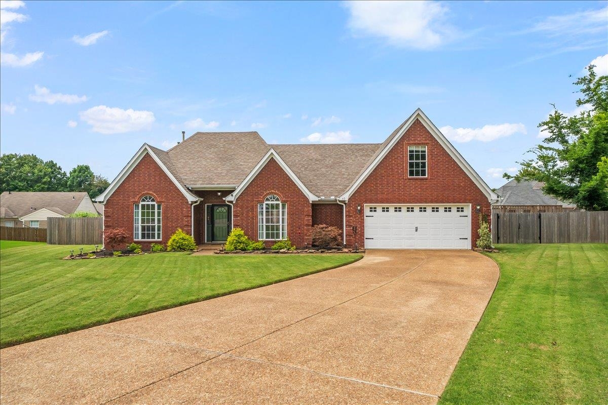 40 ROYAL VIEW CV