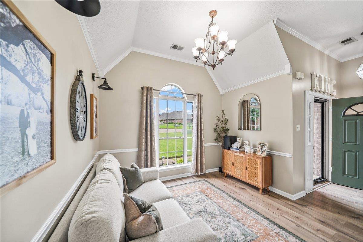 40 ROYAL VIEW CV