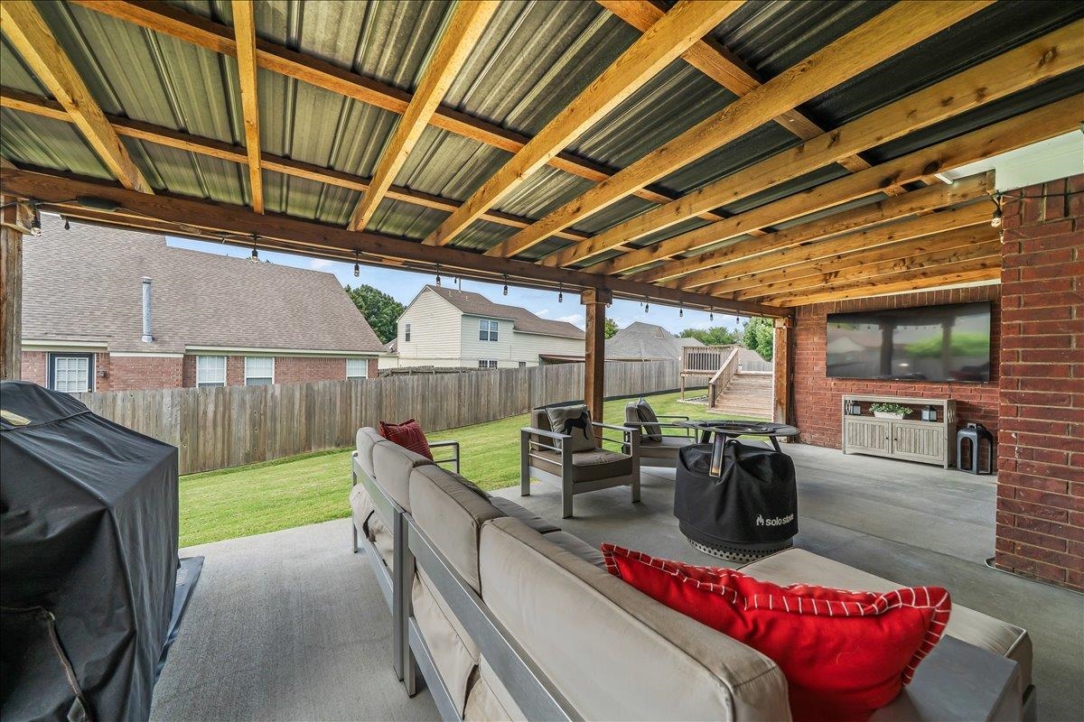40 ROYAL VIEW CV