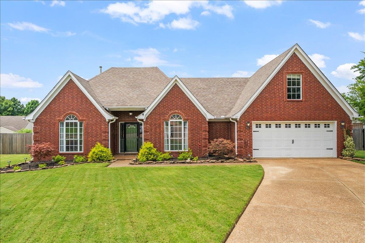 40 ROYAL VIEW CV