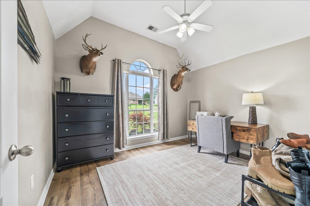 40 ROYAL VIEW CV