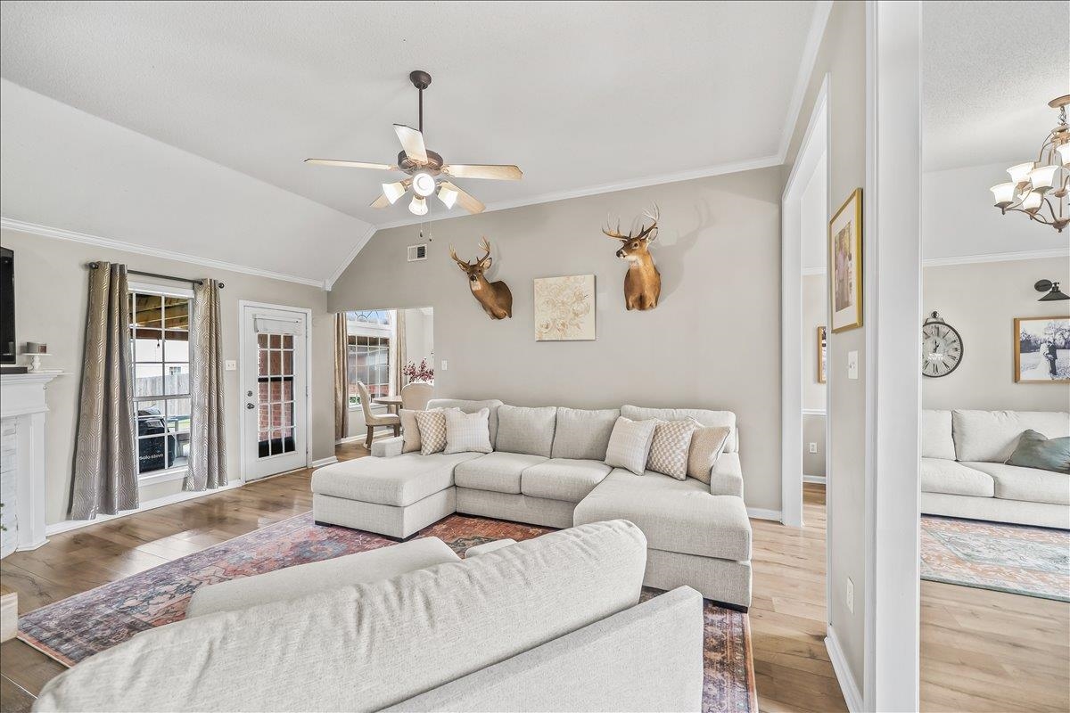 40 ROYAL VIEW CV