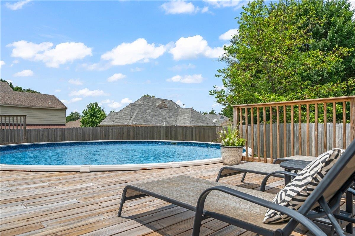 40 ROYAL VIEW CV