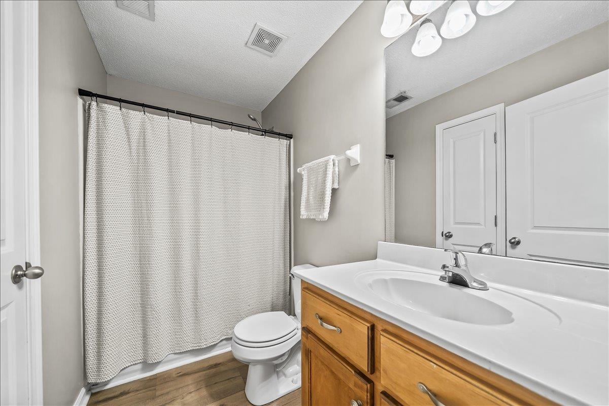 40 ROYAL VIEW CV