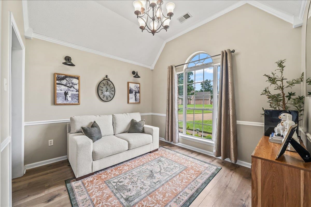 40 ROYAL VIEW CV