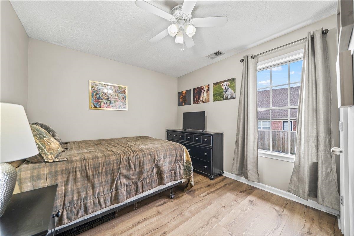 40 ROYAL VIEW CV