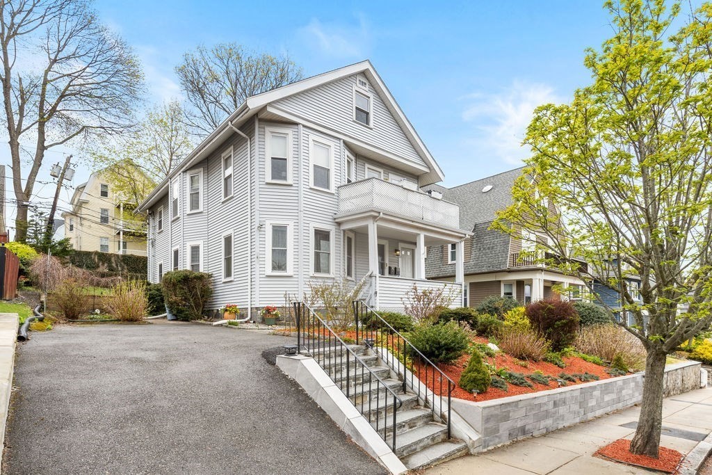 63 Bradwood St
