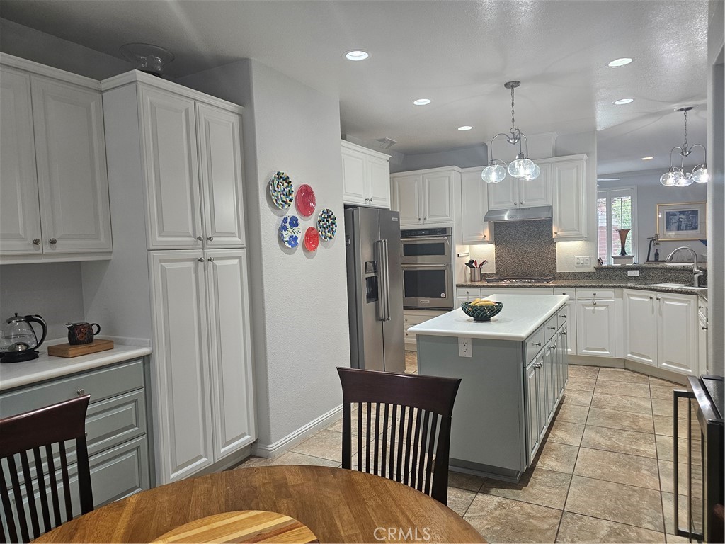 2673 Traditions Loop