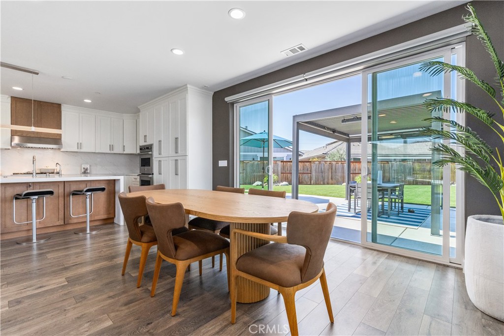 686 Prosecco Lane