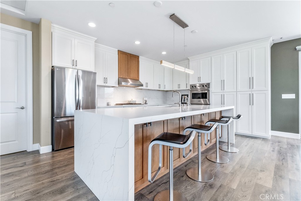 686 Prosecco Lane