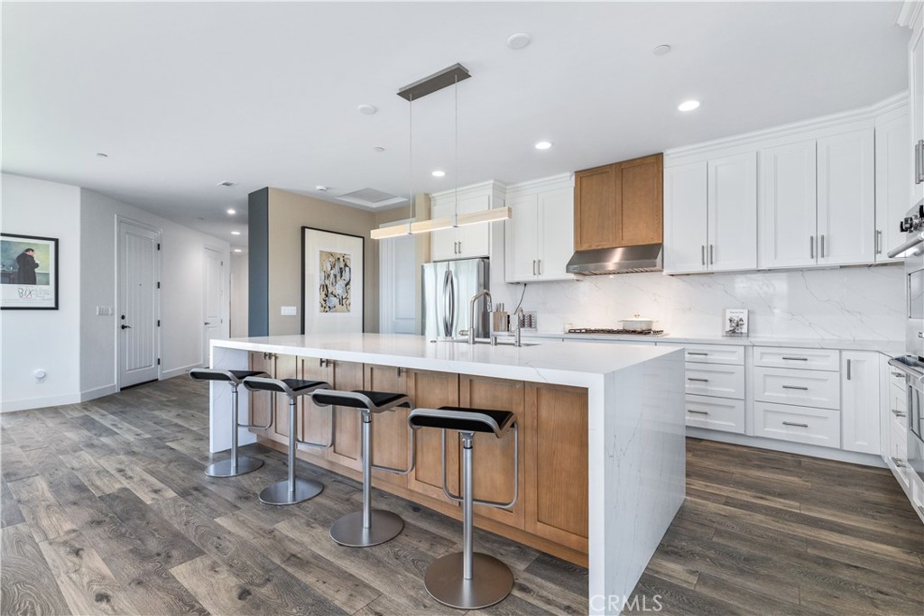 686 Prosecco Lane