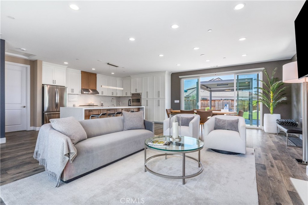 686 Prosecco Lane