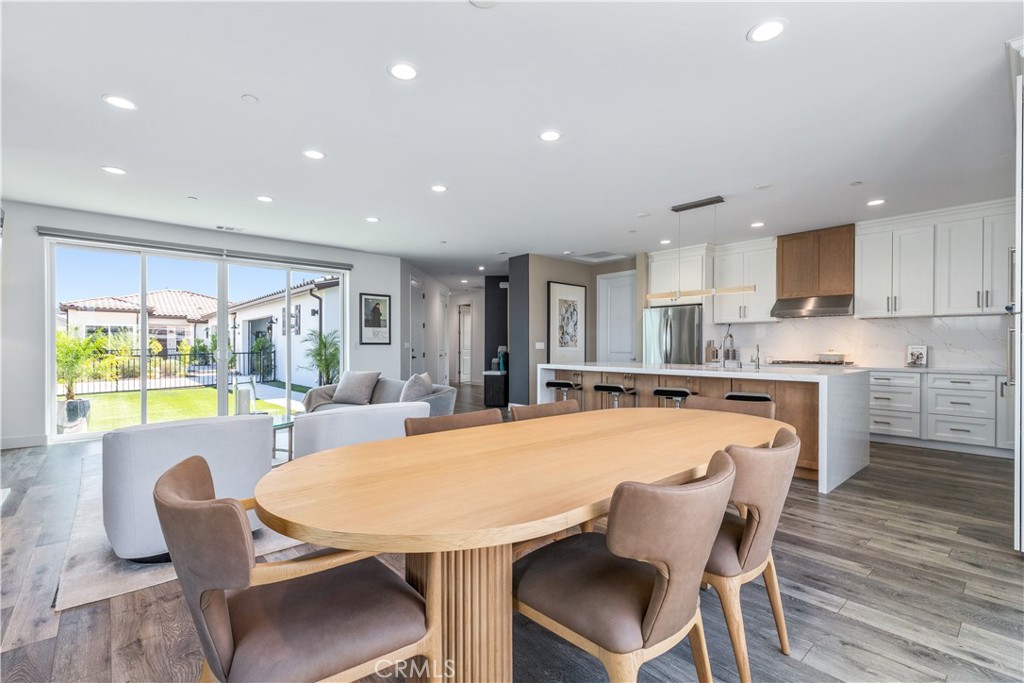 686 Prosecco Lane