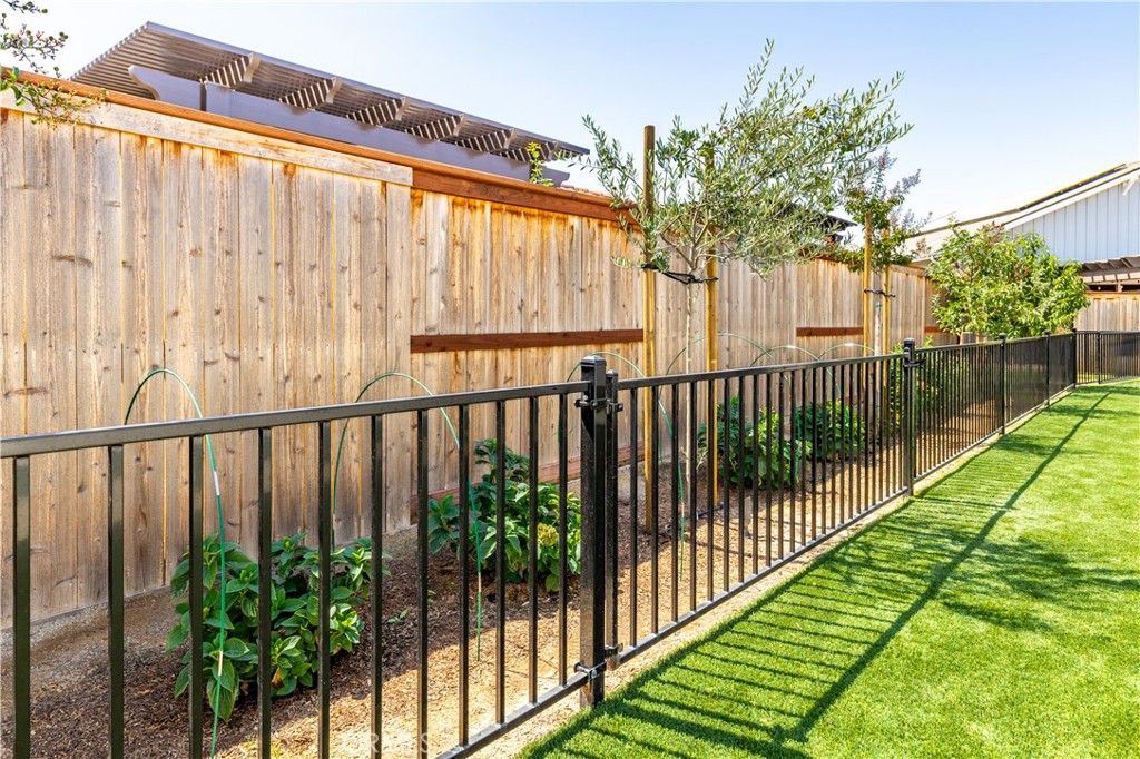 686 Prosecco Lane